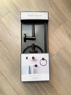 NIB Threshold Bath Accessory Set