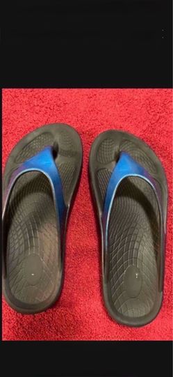 CA. SOVELLA THONG SANDALS. PRELOVED. SIZE MEN’s 7. WOMAN’s 9.