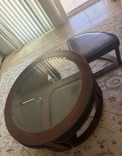 Circle table 4 chairs