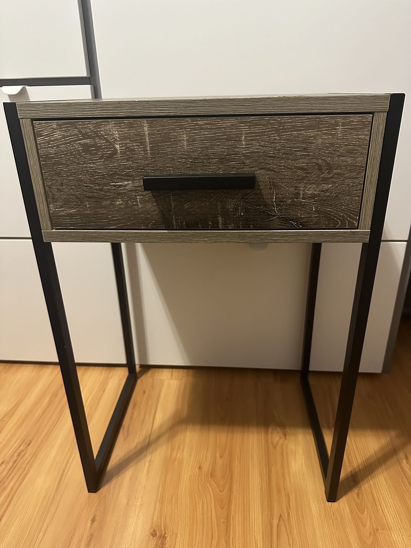 Weathered Brown End/Bedside Table