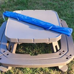 Little Tikes 8 Seater Picnic Table W NEW Umbrella 