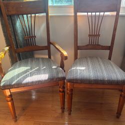 FREE - Wood Dining Chairs Set