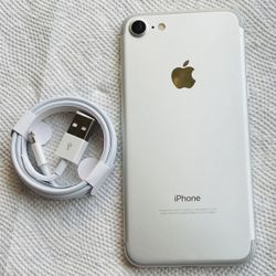 iPhone 7 Unlocked 128 GB In Excellent Condition 
