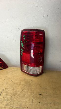 Tail Light Passenger Right Fits 07-11 DODGE NITRO 787798