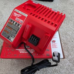 Milwaukee M12 and M18 Lithium-Ion Multi-Voltage Battery Charger