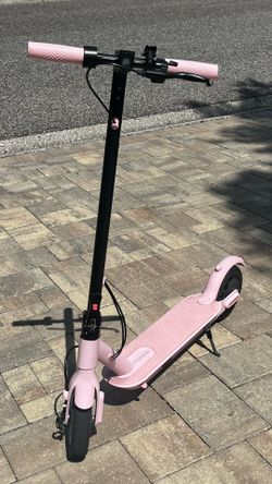Girls Roinside 8.5 inch pink electric scooter **needs repairing**