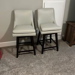 Unused Counter Bar Stool (4barstools)