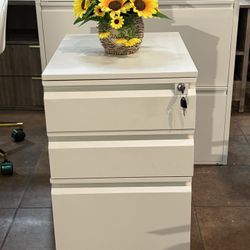 🔥Special Discount 🔥Office Storage File Cabinet, Movable Cabinet, Three Drawers, Movable Sliding Storage Cabinet, Low Cabinet with Lock(White）  💰60$