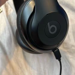 Beats Studio Pro Wireless Bluetooth Noise Cancelling Headphones 