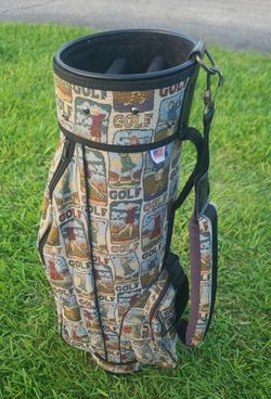 Golf bag with shoulder strap