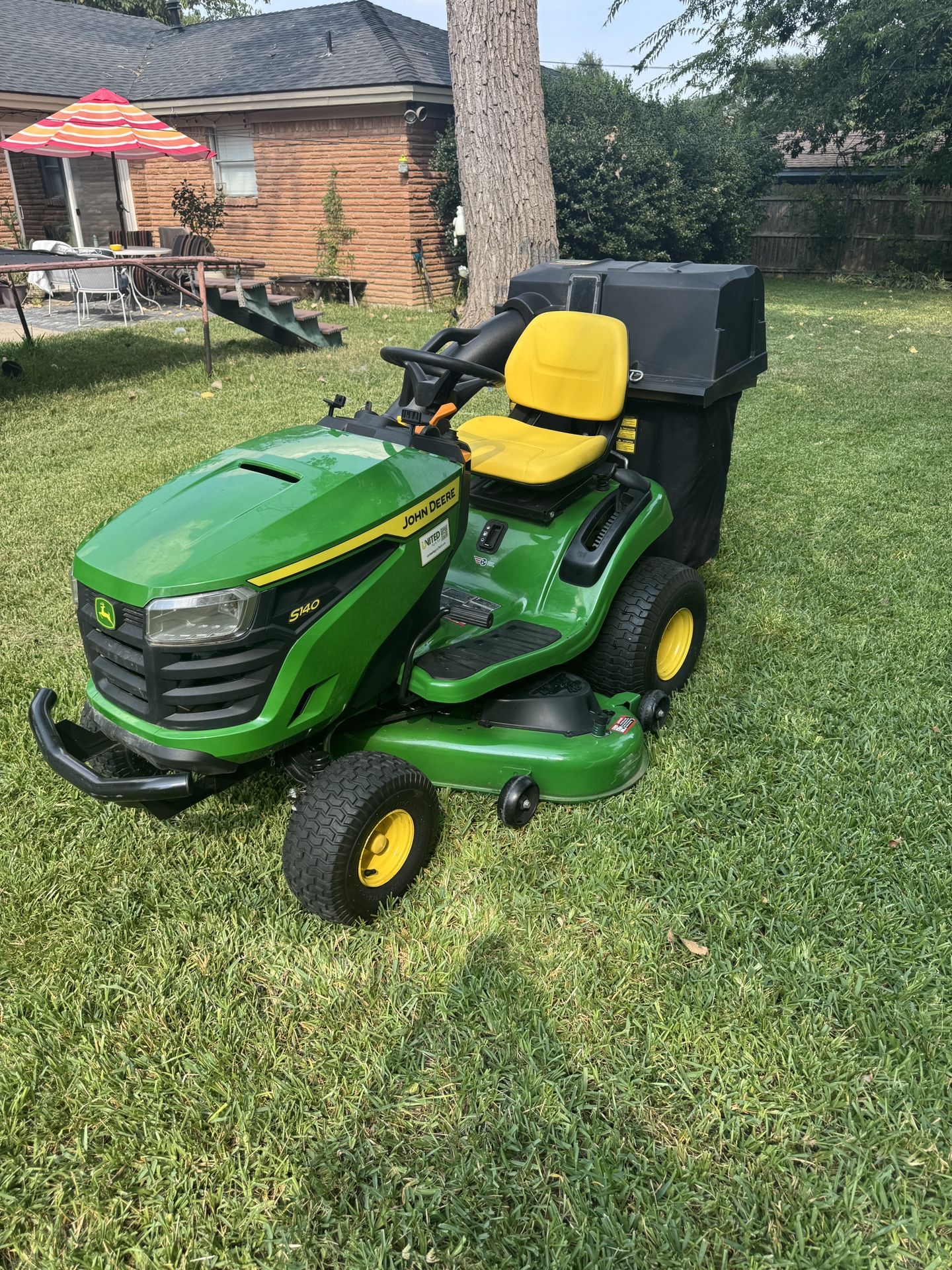 2024 John Deere S140 22hp 48” Riding Lawn Mower