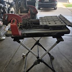 Husky THD950L Wet Tile Laser Saw With Stand