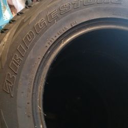 Bridgestone Blizzak 235/70 70 16