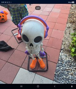 Animatronic singing dancing skeleton