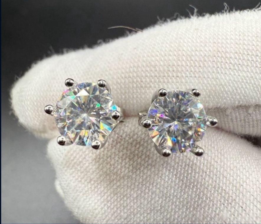 Moissanite Stud Earrings 0.5 ct