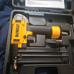 DeWalt DWFP12233 18 Gauge Precision Point Brad Nailer with Selectable Trigger