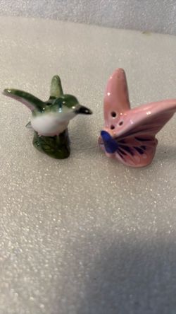 Vintage Hummingbird & Butterfly Salt Pepper Shakers Cute Ceramic Set