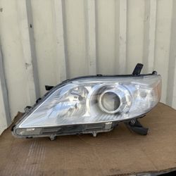 2011 2012 2013 2014 2015 Toyota Sienna Headlight Headlamp Left Driver Side LH Used OEM ORIGINAL *2 Tabs Missing 