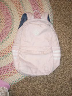 Classic 3S 5 Backpack in pink.