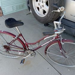 Schwinn Multi Speed bike In Great Shape, Perfect For Restoration