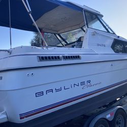 1994 Bayliner Classic 2452