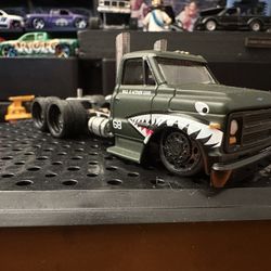 1/64 Custom M2 Truck 