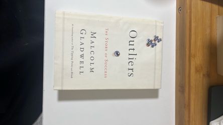 Outliers by Malcolm Gladwell Hardcover