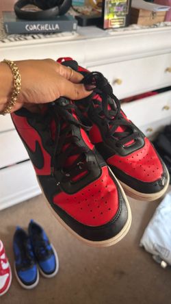 Nike low youth shoes