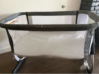 Baby Delight bassinet