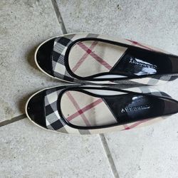 Burberry Womens Shoes Size 41 EU  (100 Percent Full Authetic) 