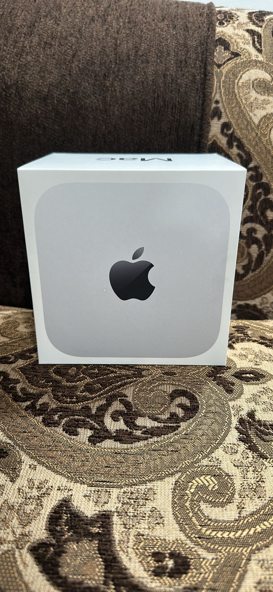 Apple 2024 Mac mini Desktop Computer with M4 chip with 10‑core CPU and 10‑core GPU: Built for Apple Intelligence, 16GB Unified Memory, 256GB SSD Stora
