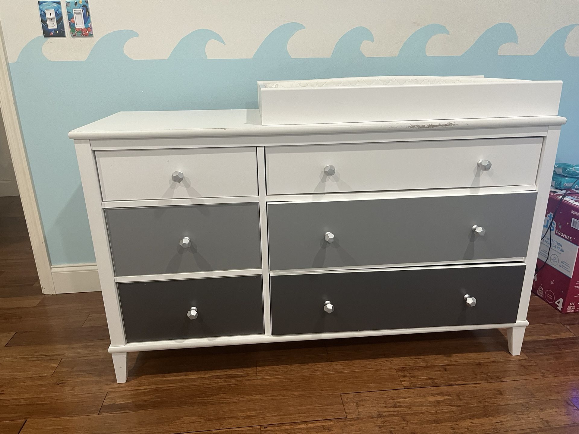 Kids/Nursery Dresser With Removable Changing Top