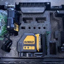 Dewalt DW088LG 12V Max Green Crossline Self Leveling Laser