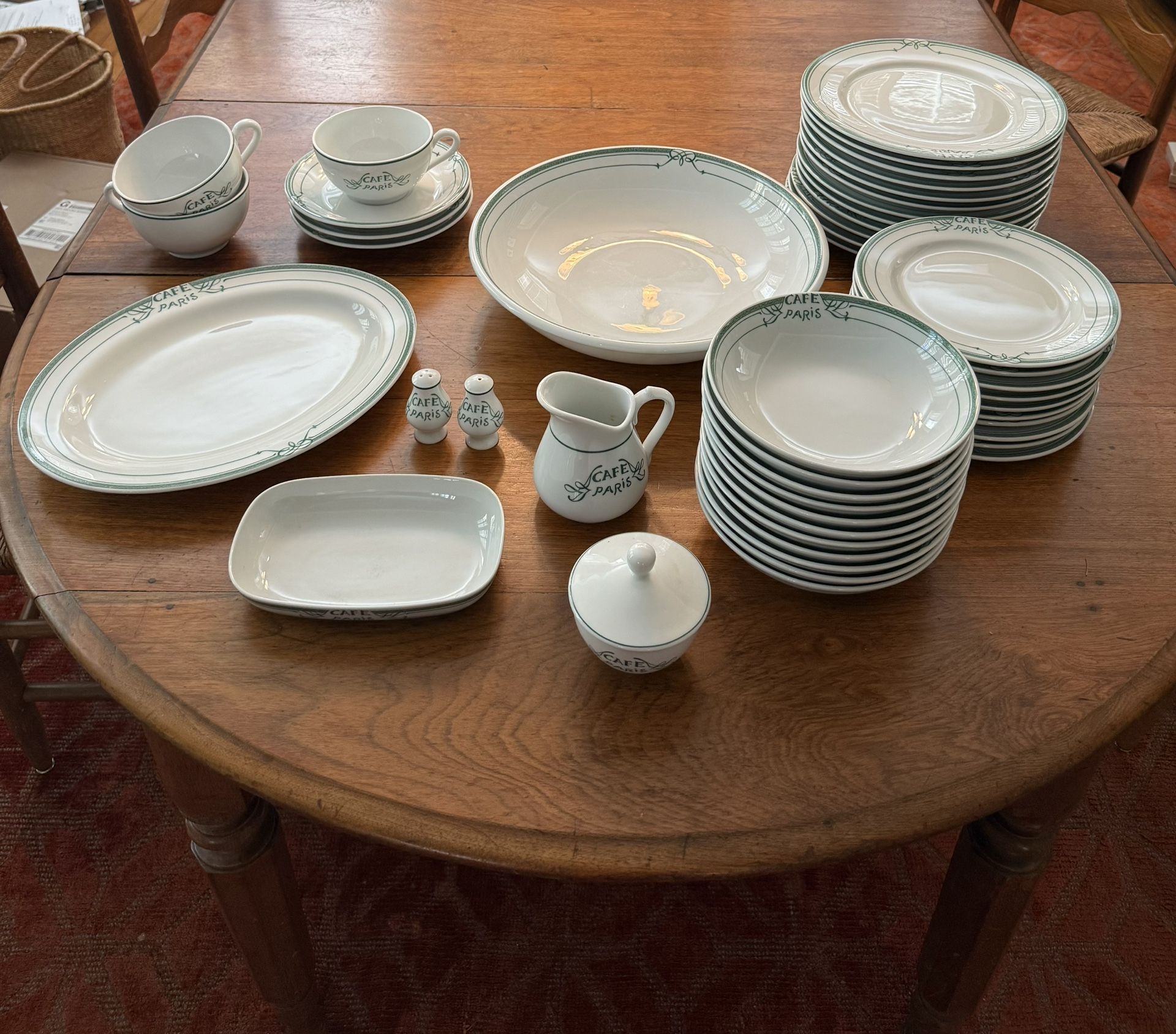 China: Cafe Paris Green 