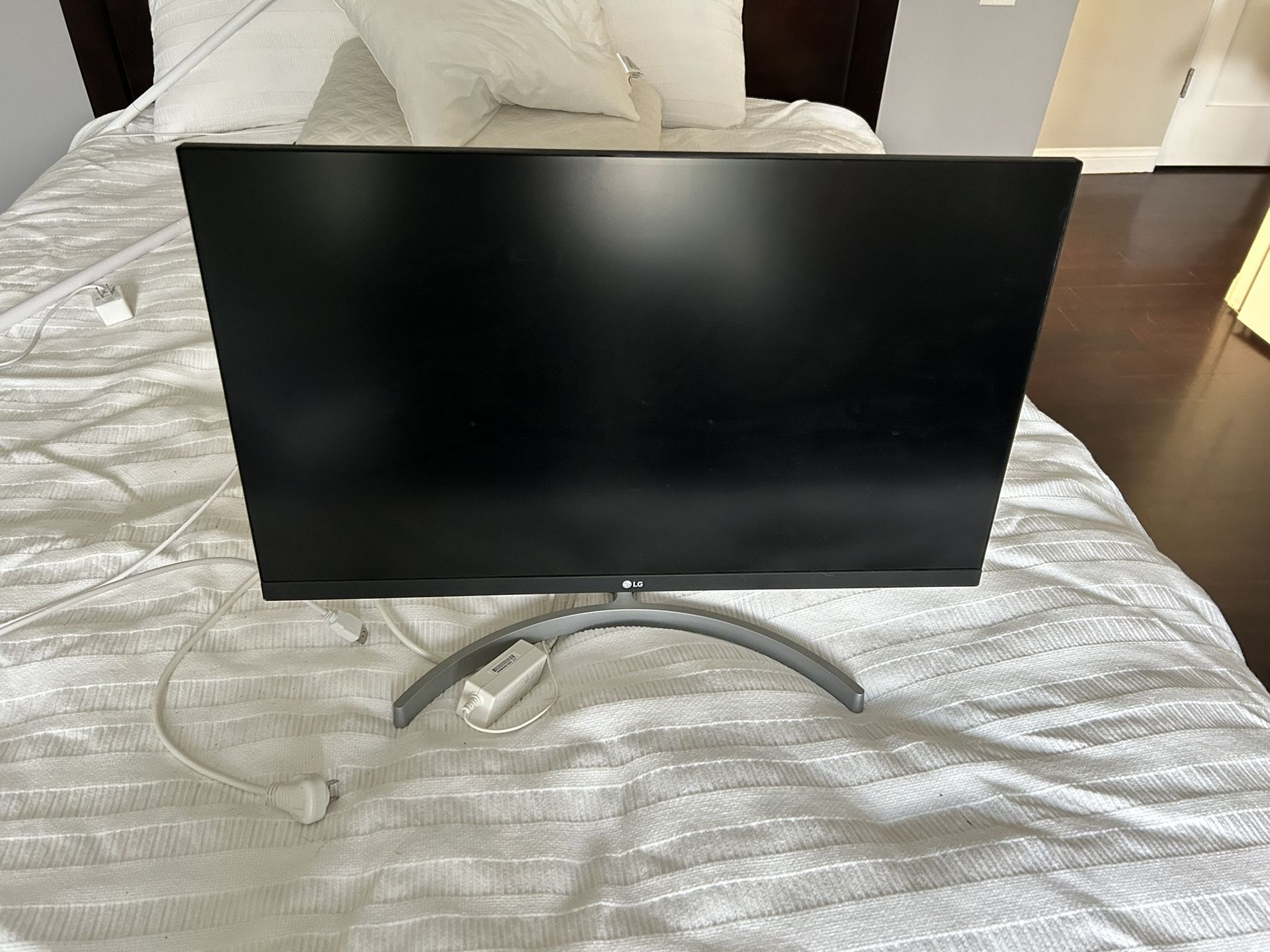 LG 27 Inch FHD 1080p LCD Monitor