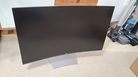 Dell 32 Curved 4K UHD Monitor S3221QS for Sale in Hawthorne, CA - OfferUp