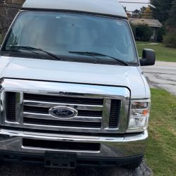 2012 Ford E-350