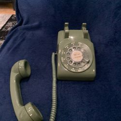 Antique Telephone 