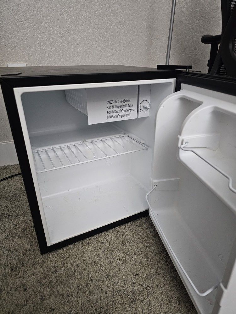 1.7 Mini Fridge