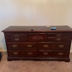 2 Piece Dresser With Mirror