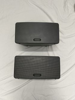 Pair of SONOS Play:3 Speakers