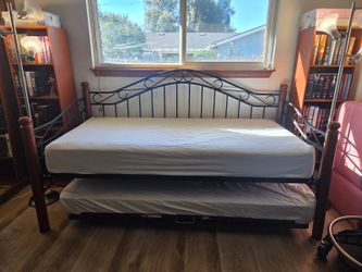 Metal & Wood Daybed with Trundle
