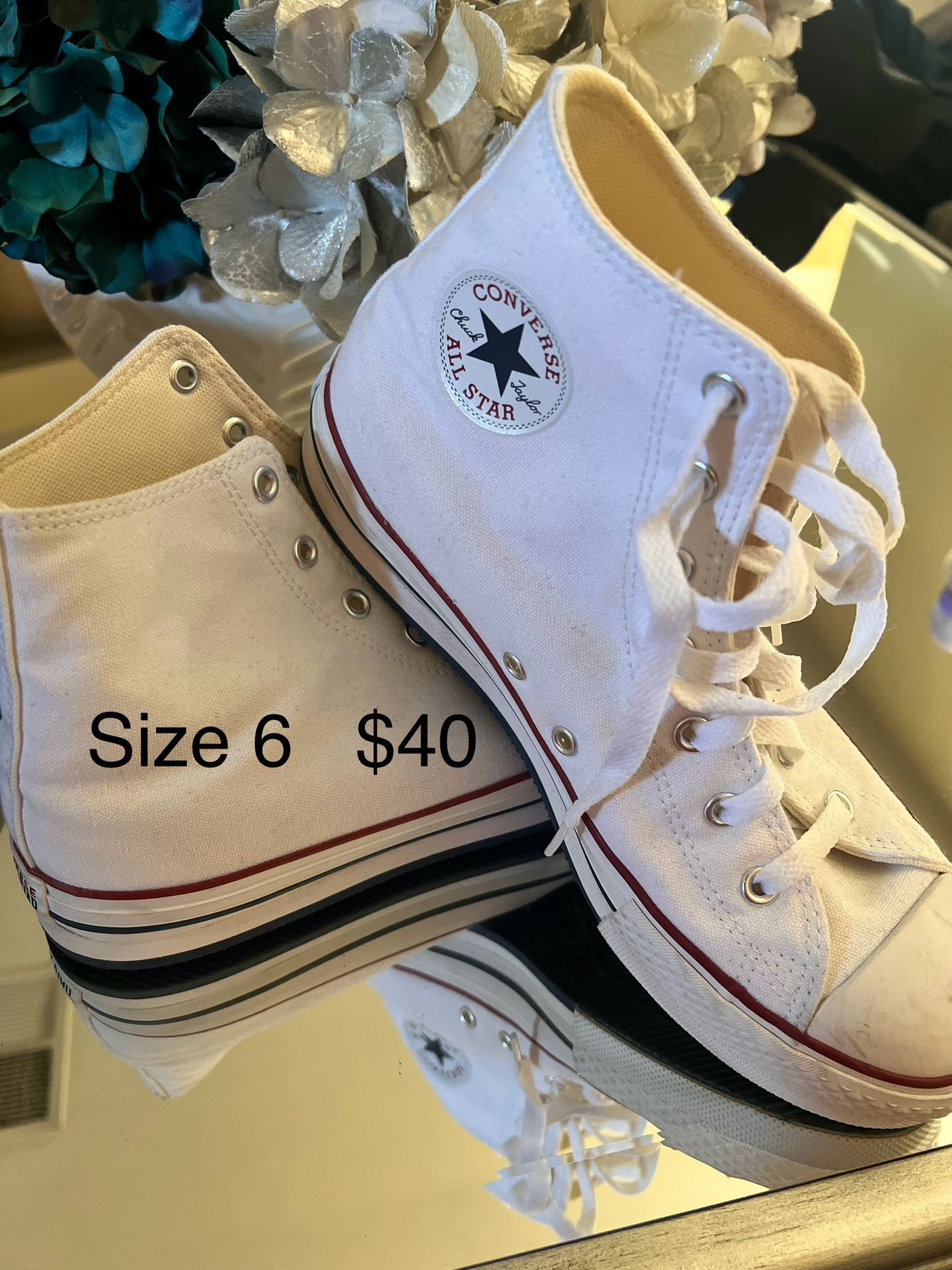 White CONVERSE(Gently Used)