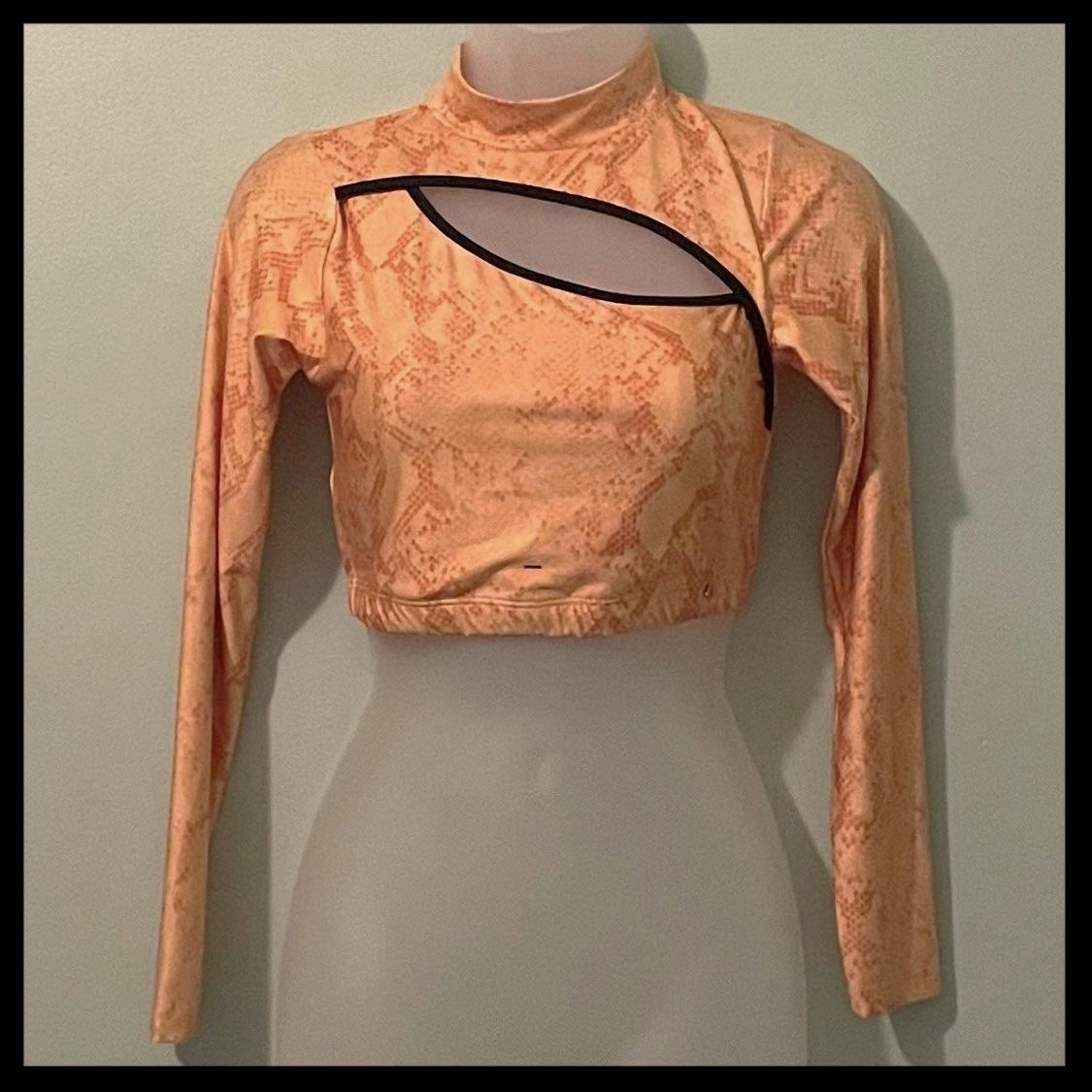 Exercise Gear Workout Top crop top from Tono Tono Active Line