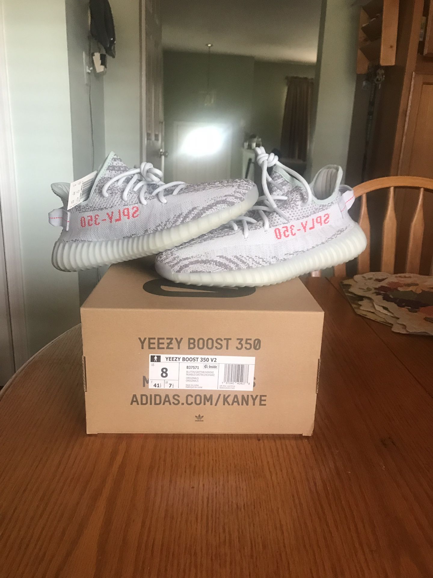 Dead stock with Tags Yeezys Blue tint size 8.