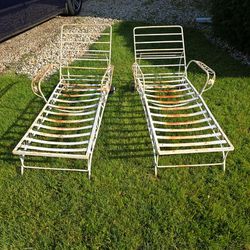 Vintage Patio Lounge Chairs
