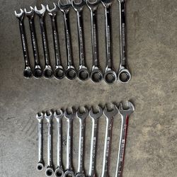 Gear wrench ratcheting wrenches