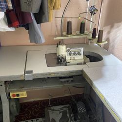 JUKI OVERLOCK MACHINE 