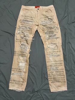 Who decide war khaki