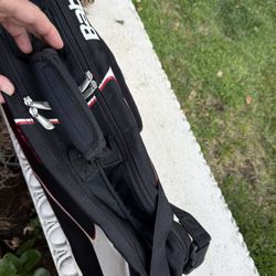 Tennis racket carrying bag